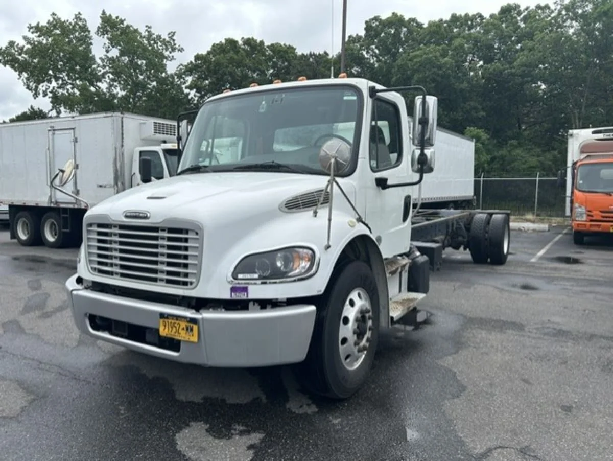 2020 Freightliner M2 106