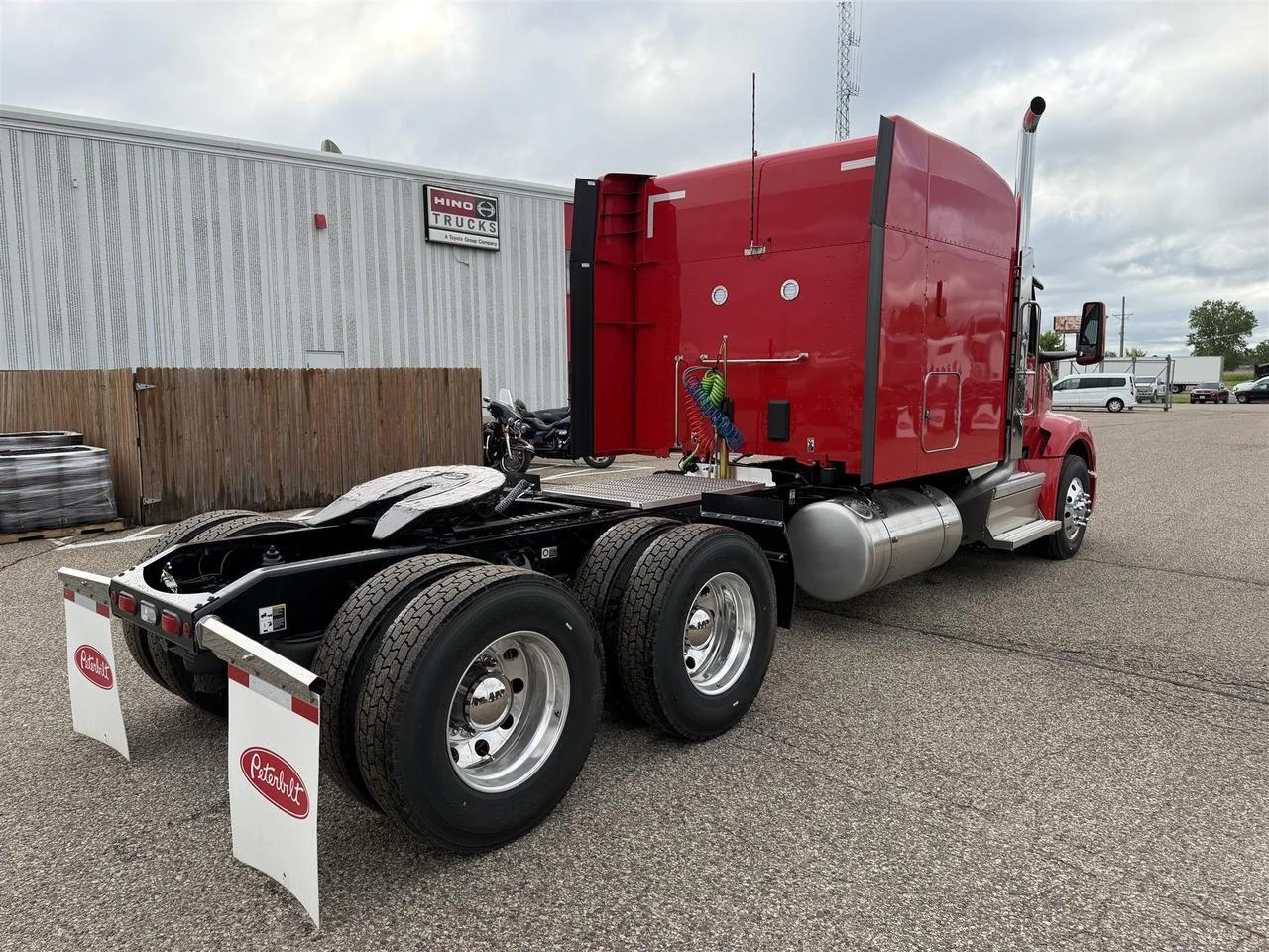 2027 Peterbilt 579 in Eau Claire, WI — photo 3