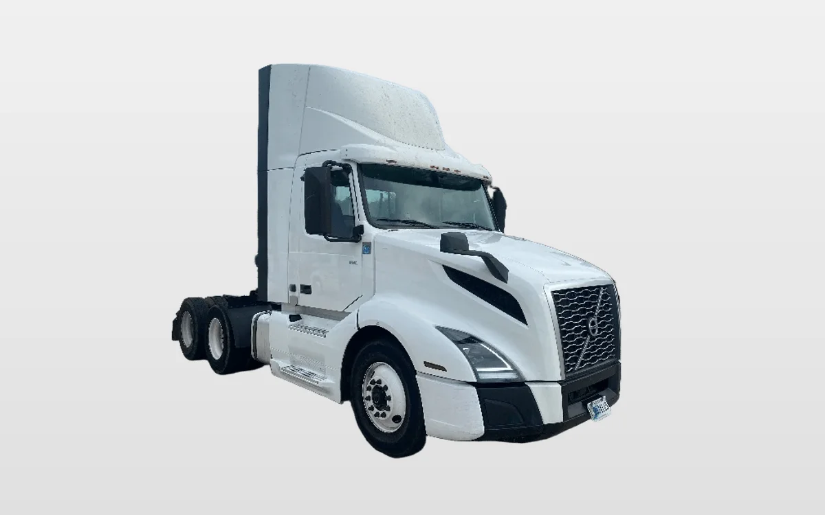 2020 Volvo - image 1