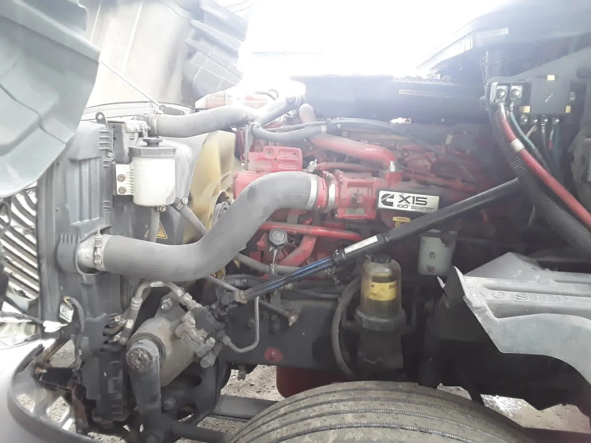 2020 International LT - image 14