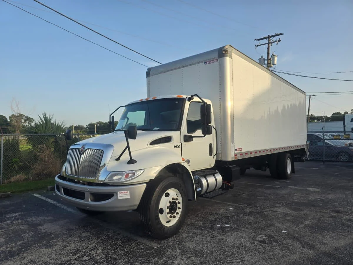 2022 International MV in Tampa, FL — photo 3