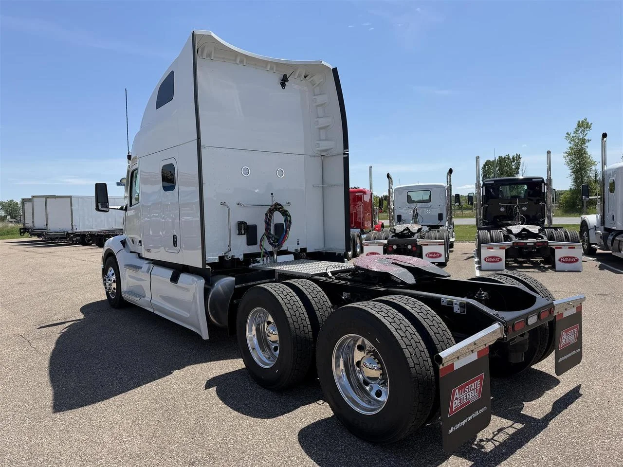 2027 Peterbilt 579 in Eau Claire, WI — photo 2