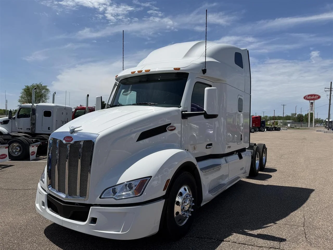 2027 Peterbilt 579 in Eau Claire, WI — photo 12