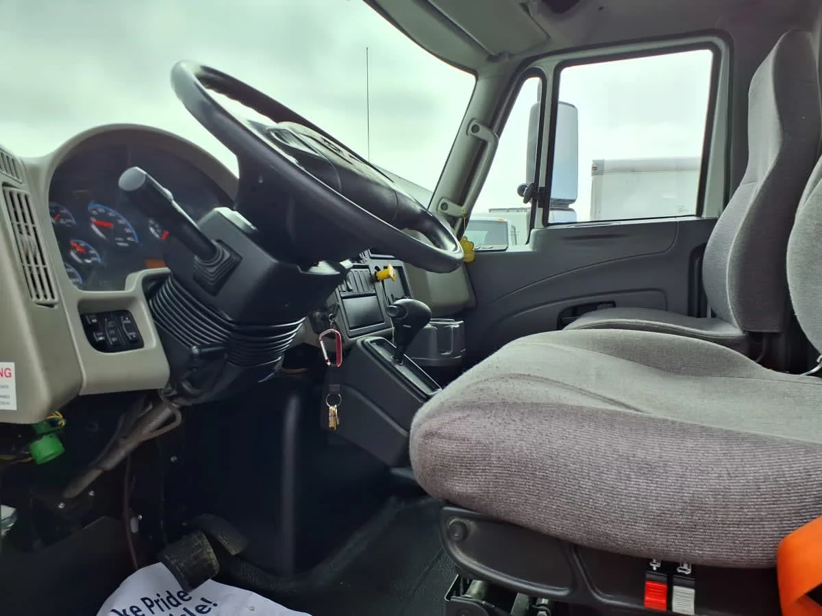 2019 International 4300 in Taylor, MI — photo 7