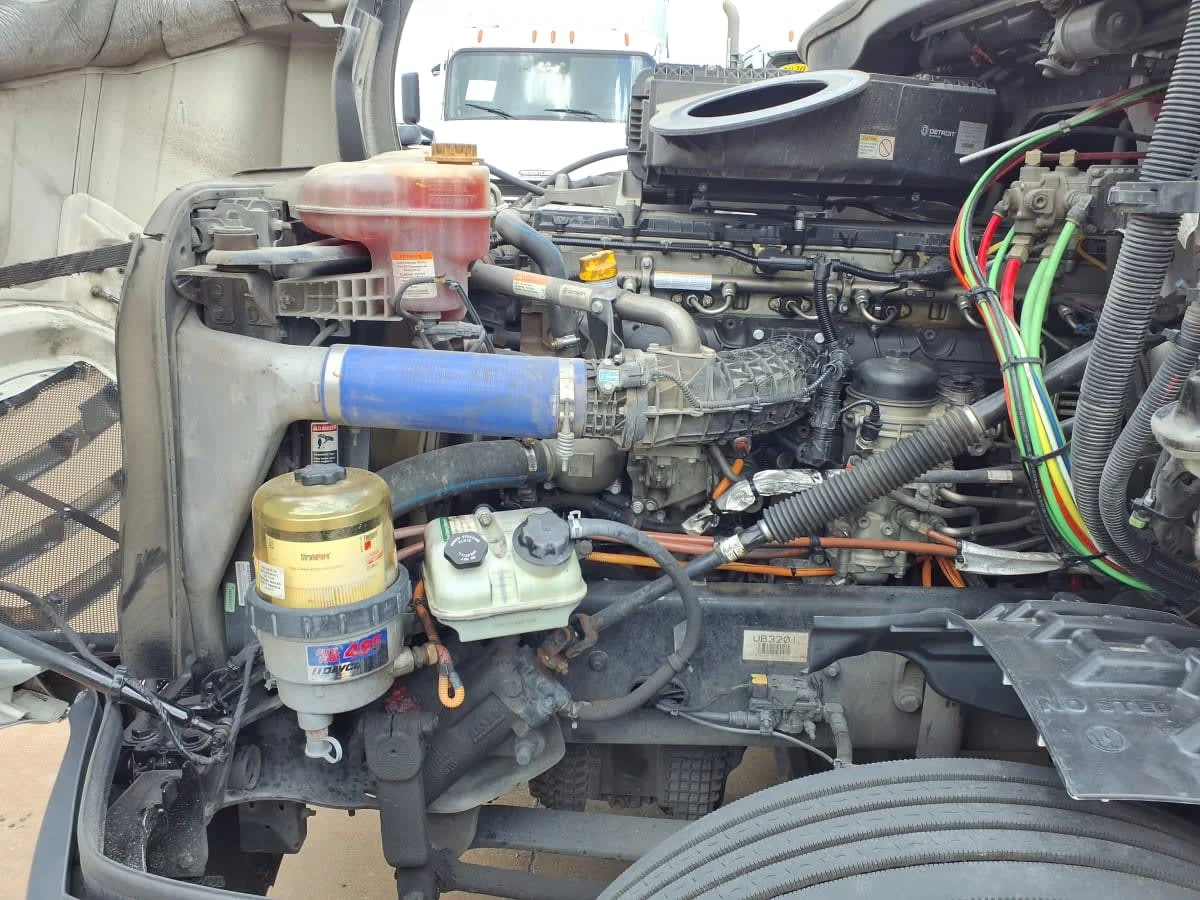 2023 Freightliner Cascadia in Houston, TX — photo 9