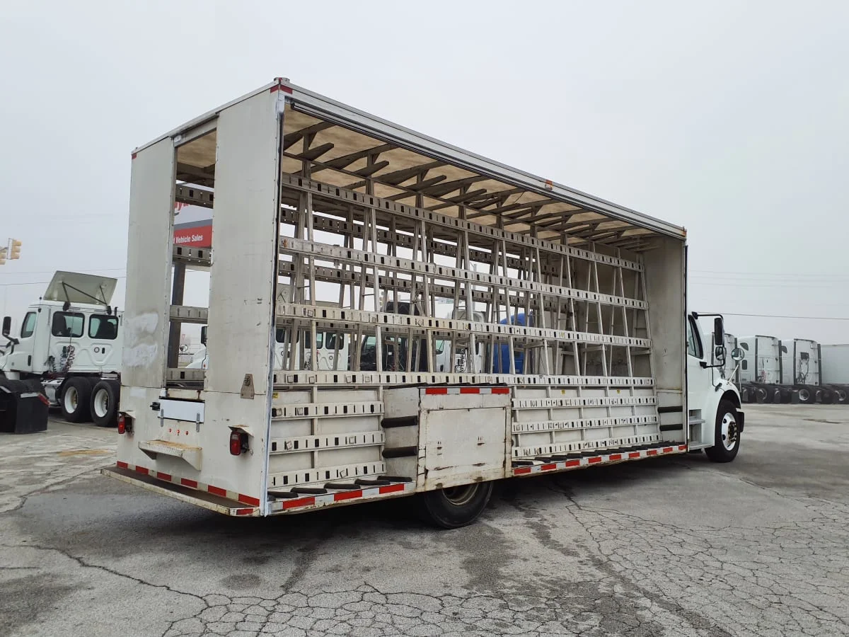 2019 Freightliner M2 106 - image 4