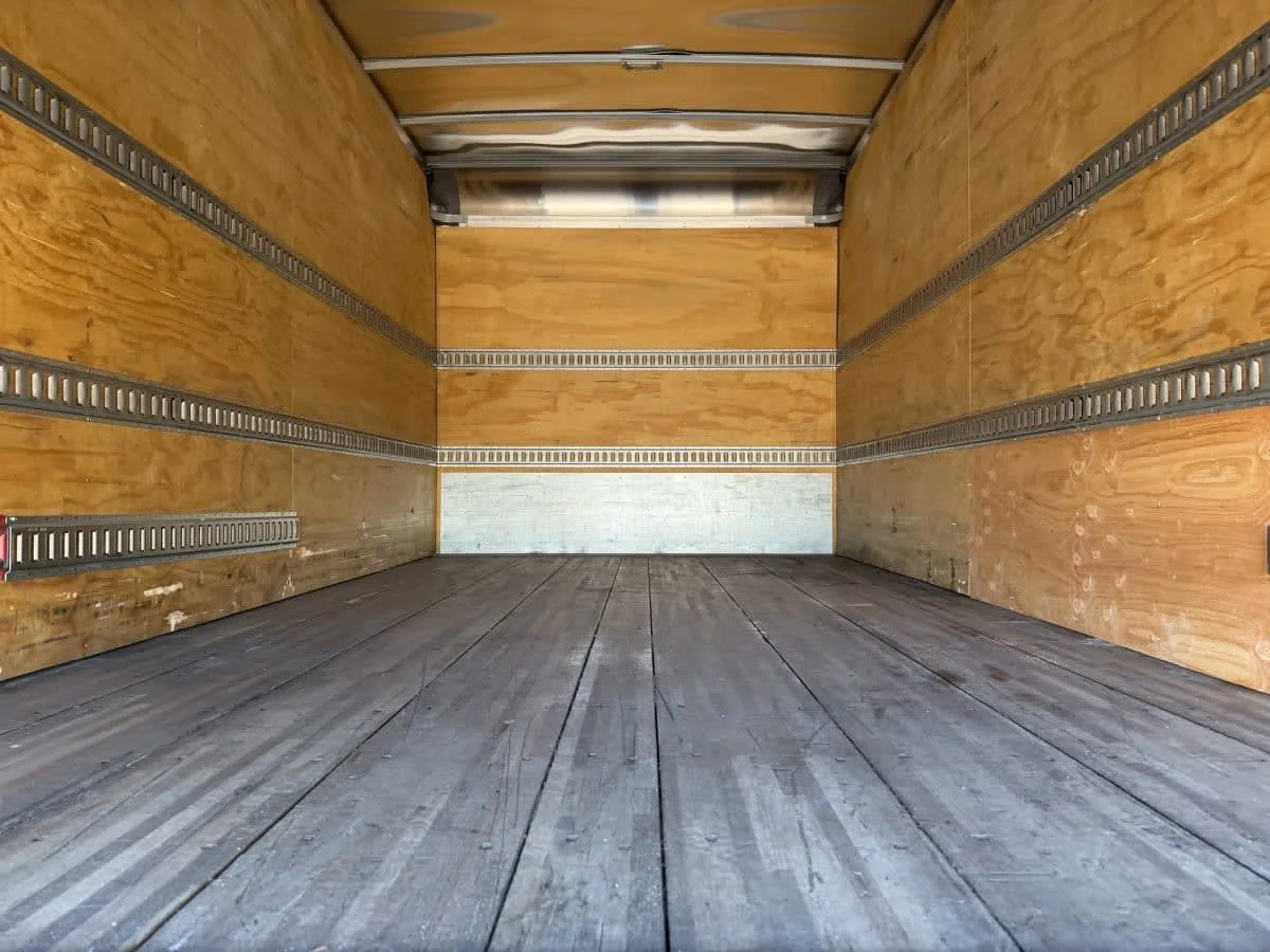 2020 Isuzu NQR - image 8