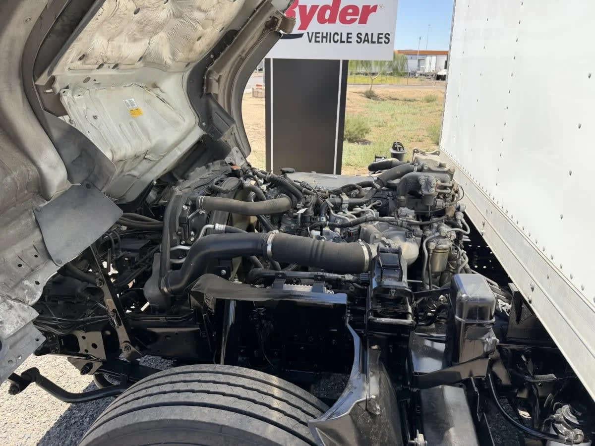 2020 Isuzu NQR - image 9