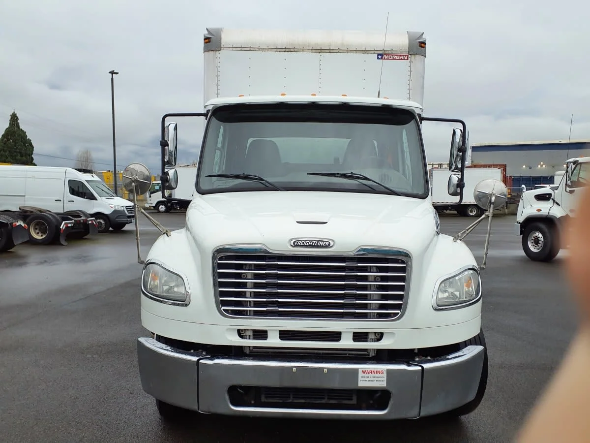 2018 Freightliner M2 106 - image 2