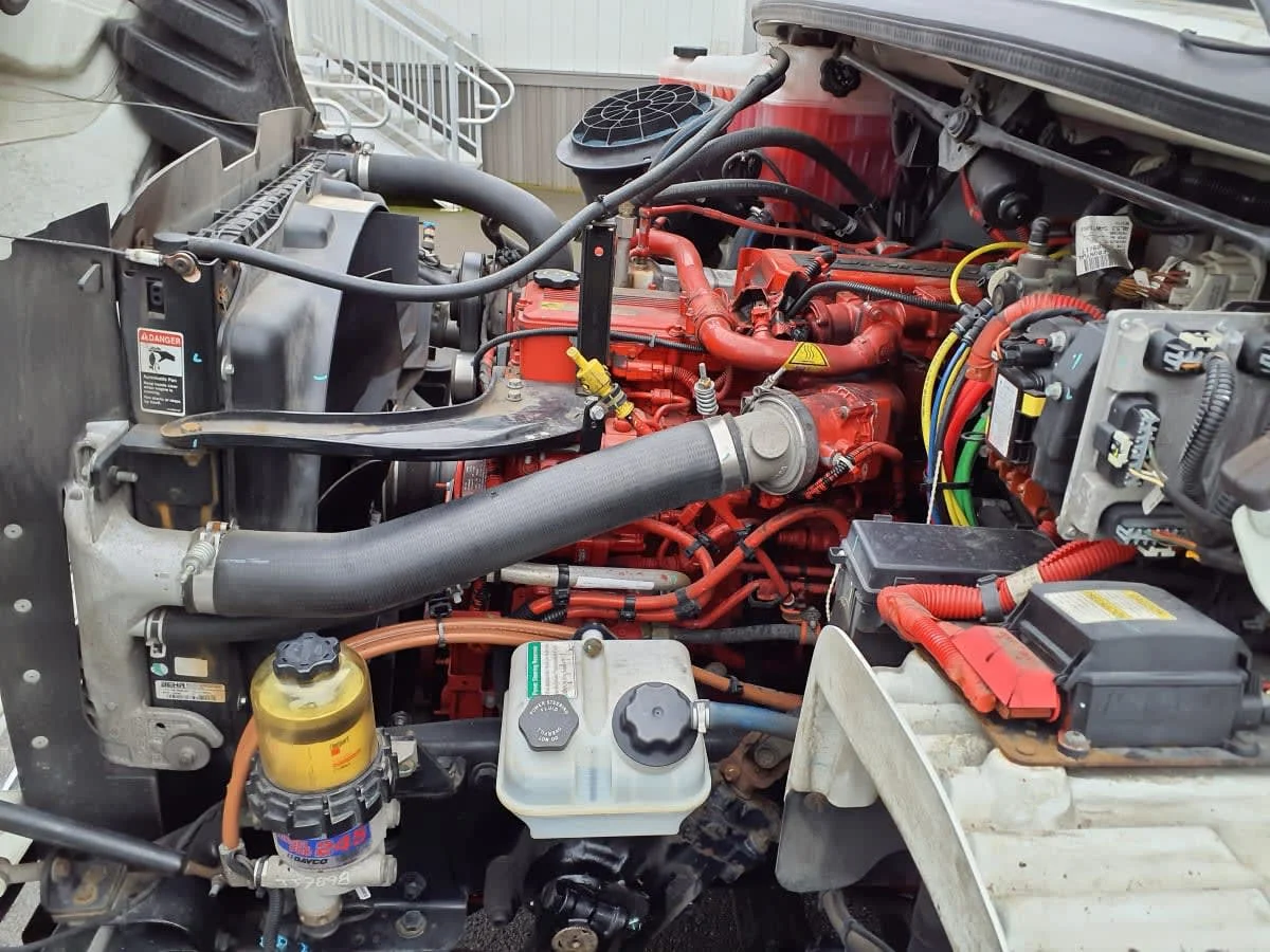 2018 Freightliner M2 106 - image 9