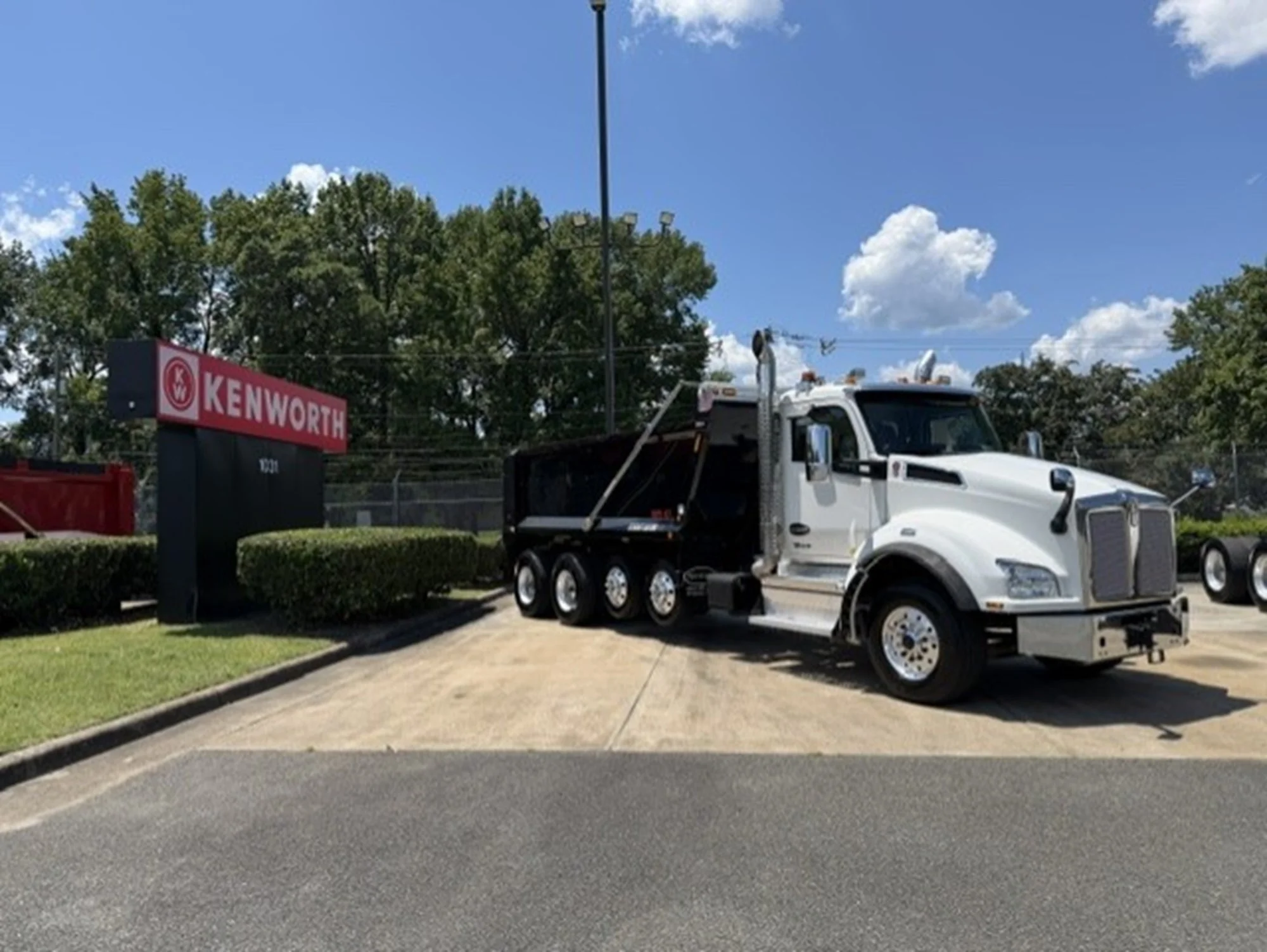 2026 Kenworth T880