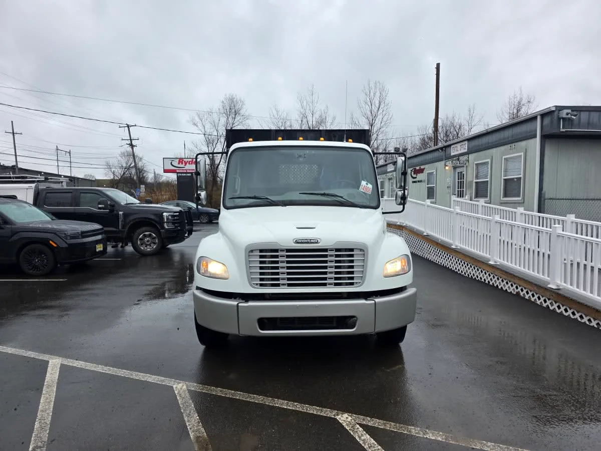 2018 Freightliner M2 106 in Bensalem, PA — photo 2