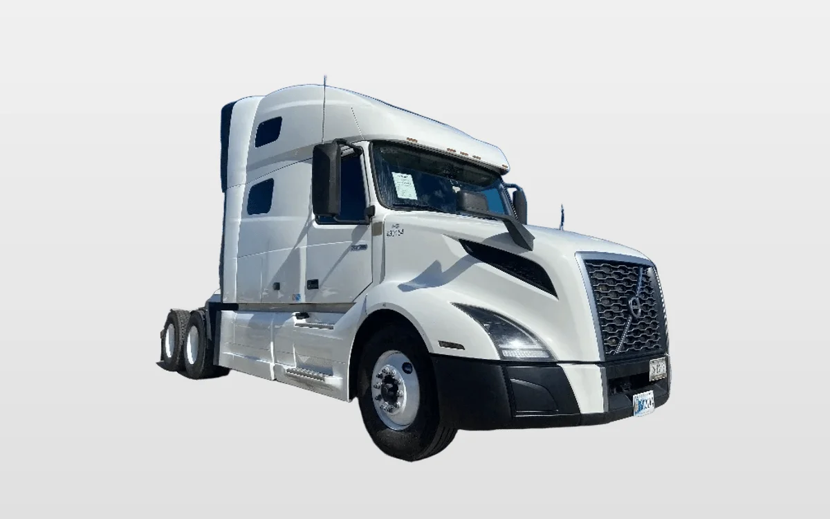 2022 Volvo - image 1