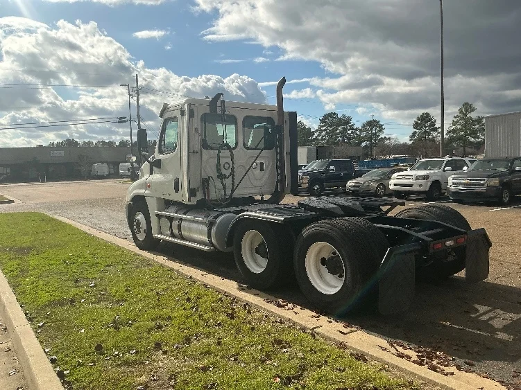 2019 Freightliner Cascadia in Richland, MS — photo 5