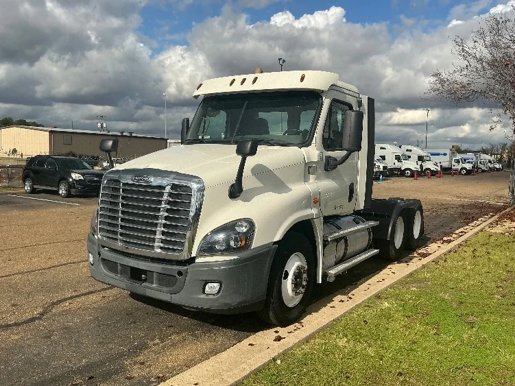 2019 Freightliner Cascadia in Richland, MS — photo 3