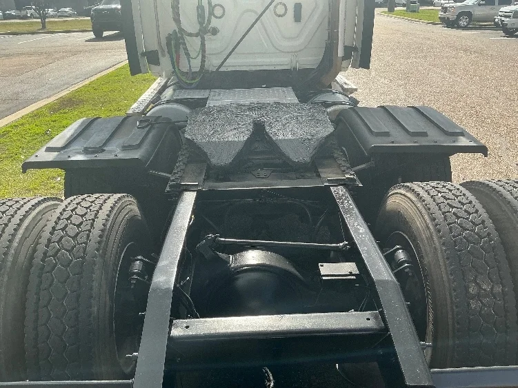 2019 Freightliner Cascadia in Richland, MS — photo 6
