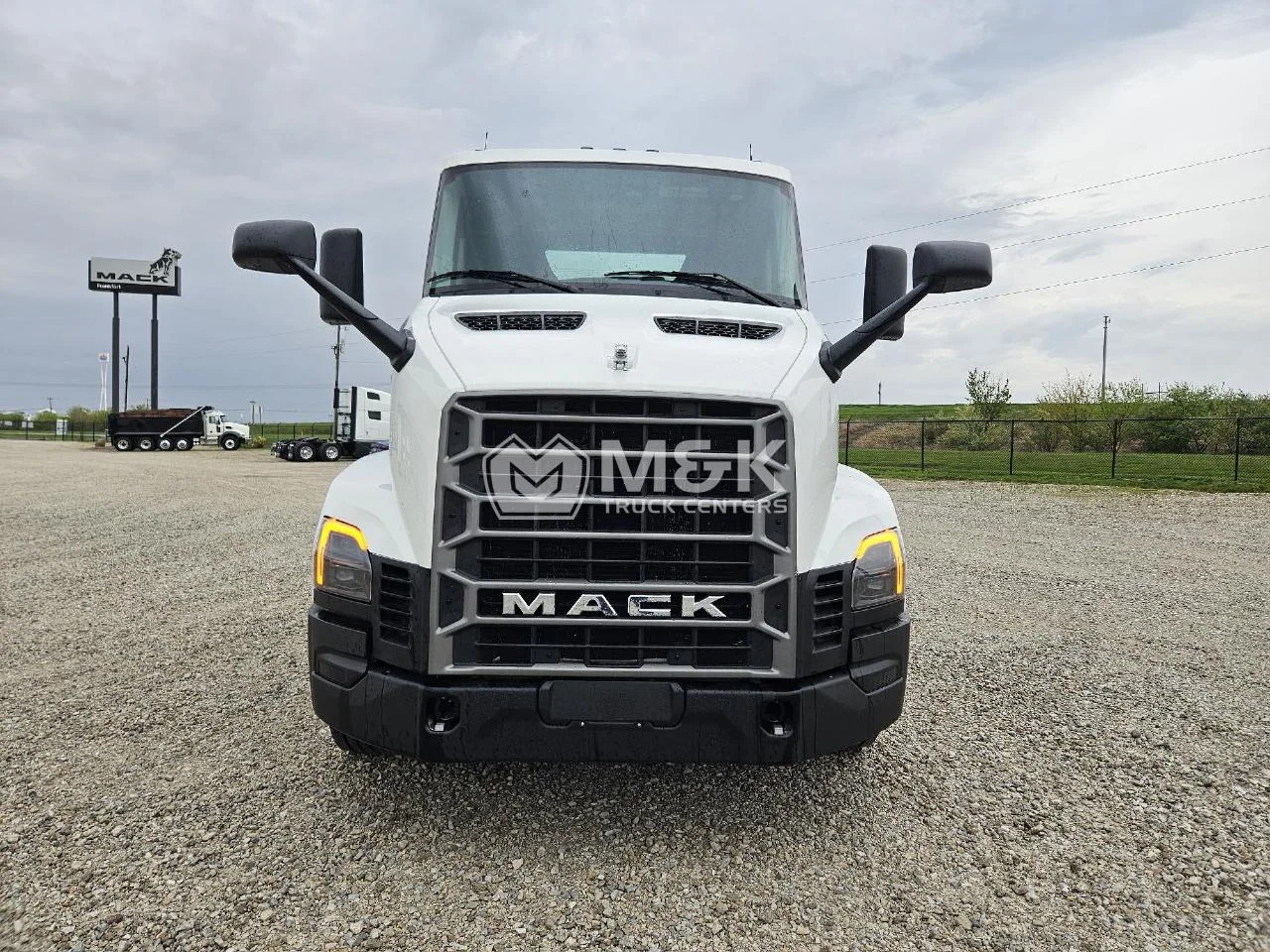 2027 Mack Anthem in Indianapolis, IN — photo 2