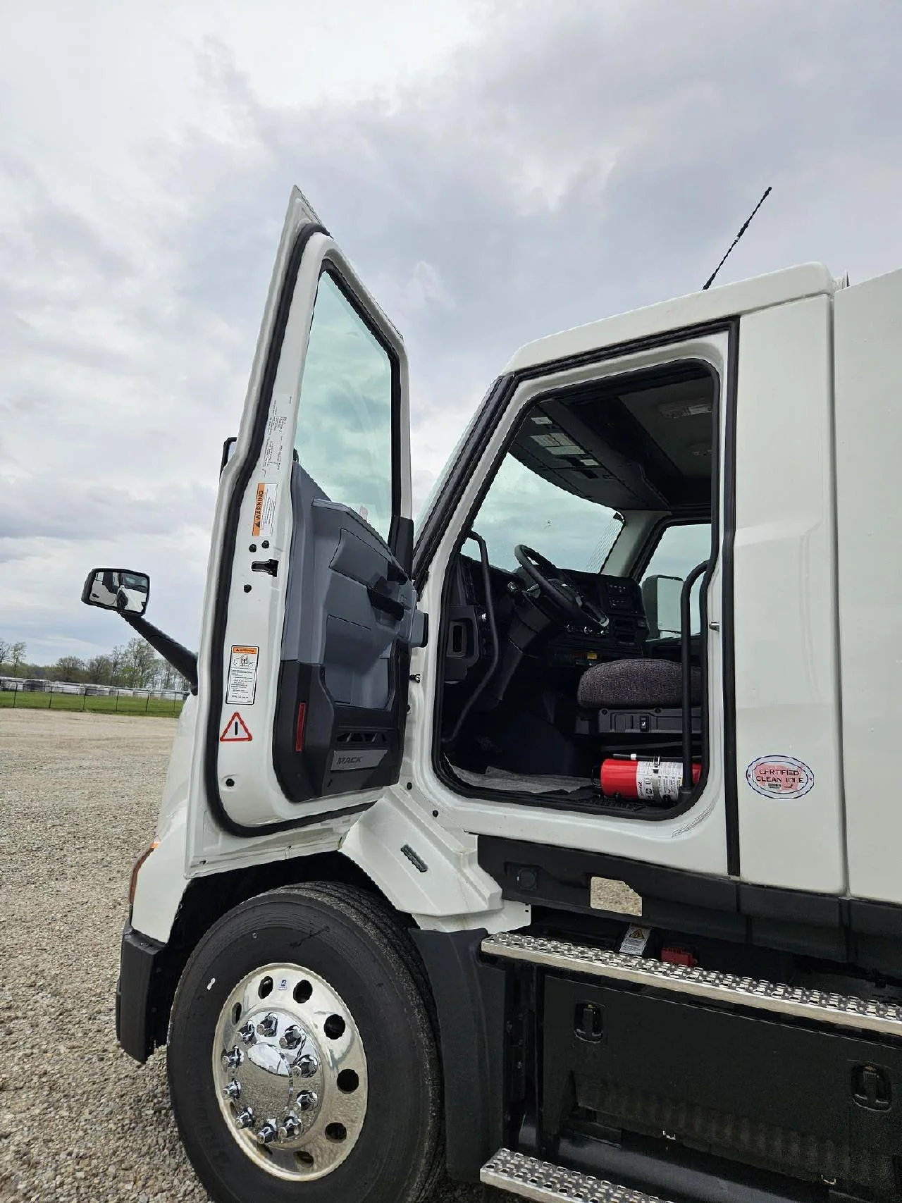 2027 Mack Anthem in Indianapolis, IN — photo 9