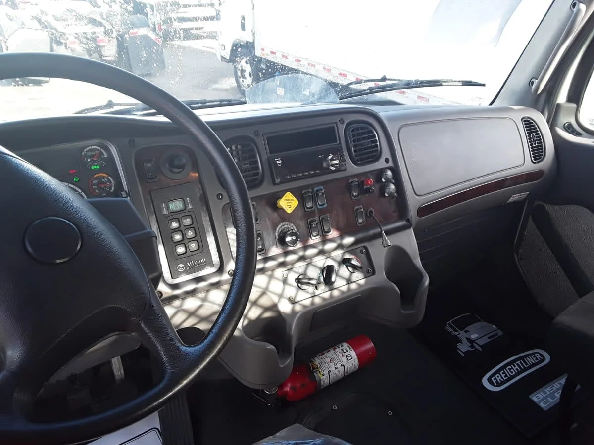 2021 Freightliner M2 106 in Bolingbrook, IL — photo 7