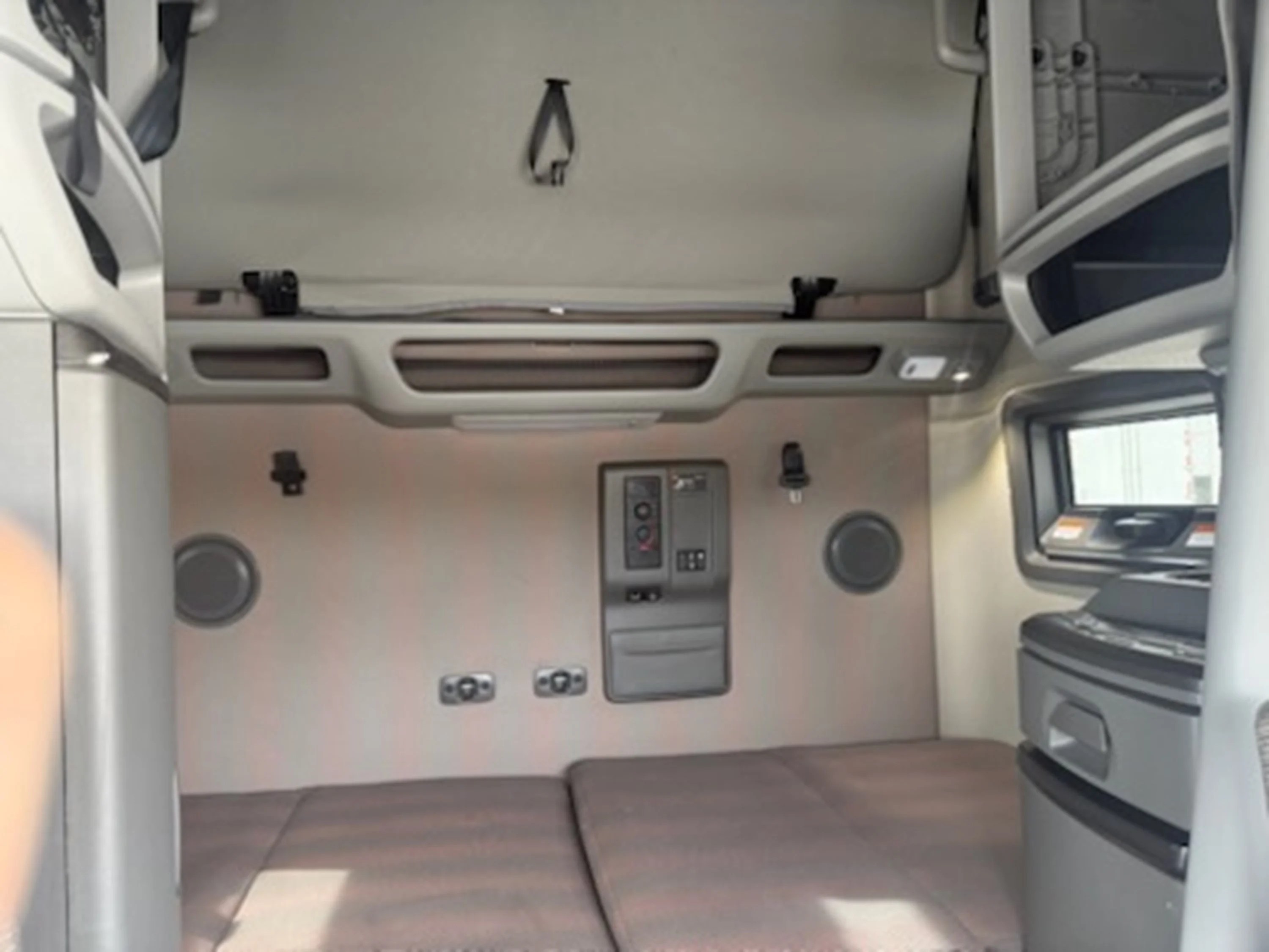 2024 Volvo VNL 760 - image 10