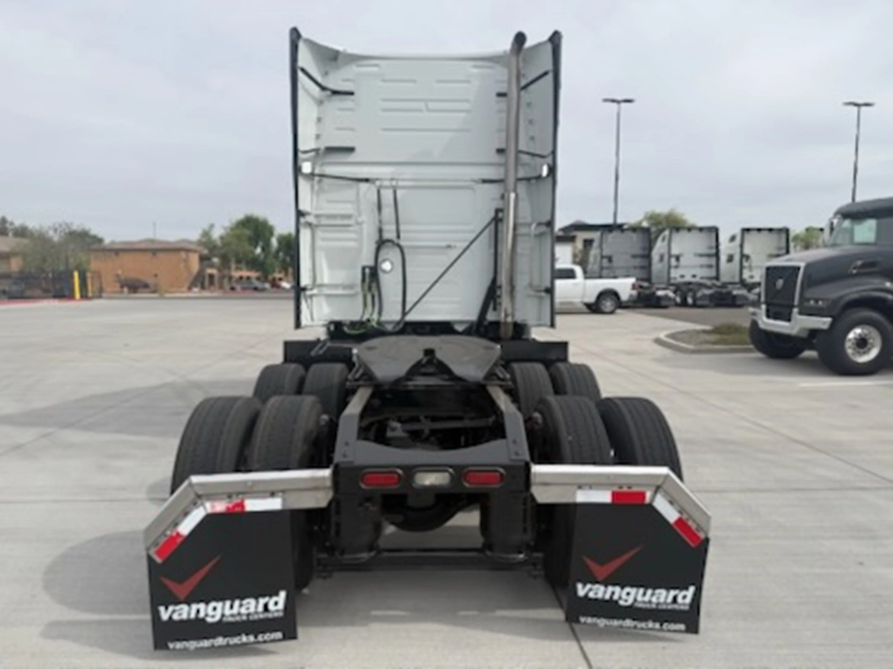 2024 Volvo VNL 760 - image 6