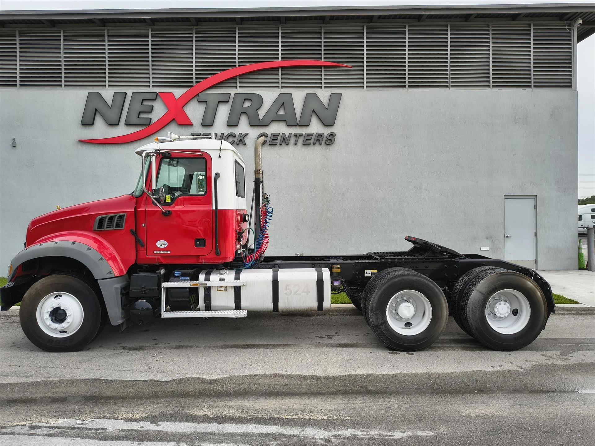 2020 Mack Granite - image 5