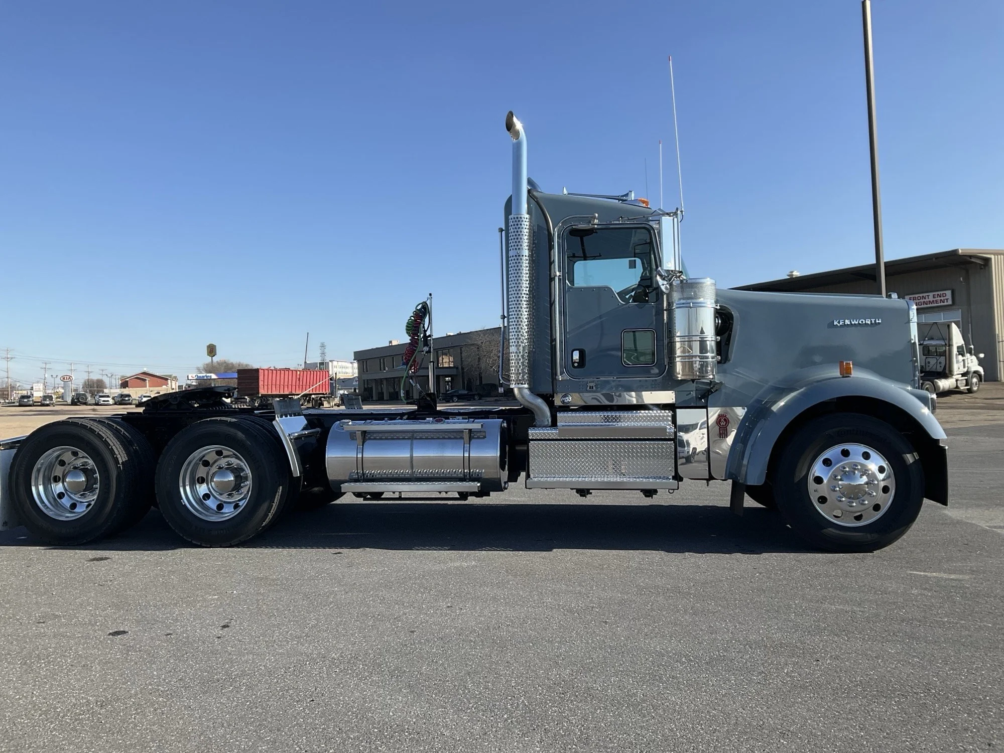 2026 Kenworth W900 - image 5