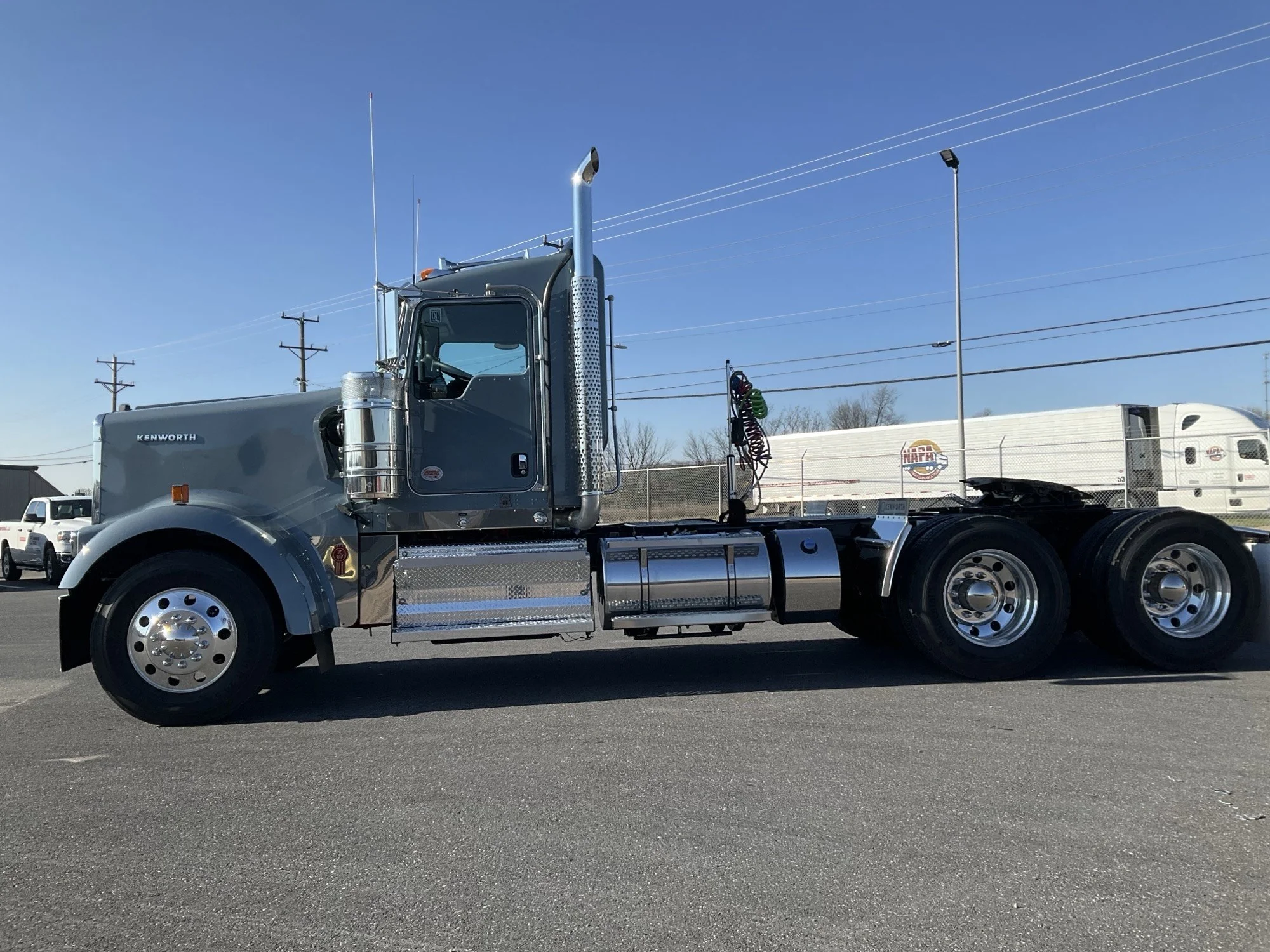 2026 Kenworth W900 - image 2