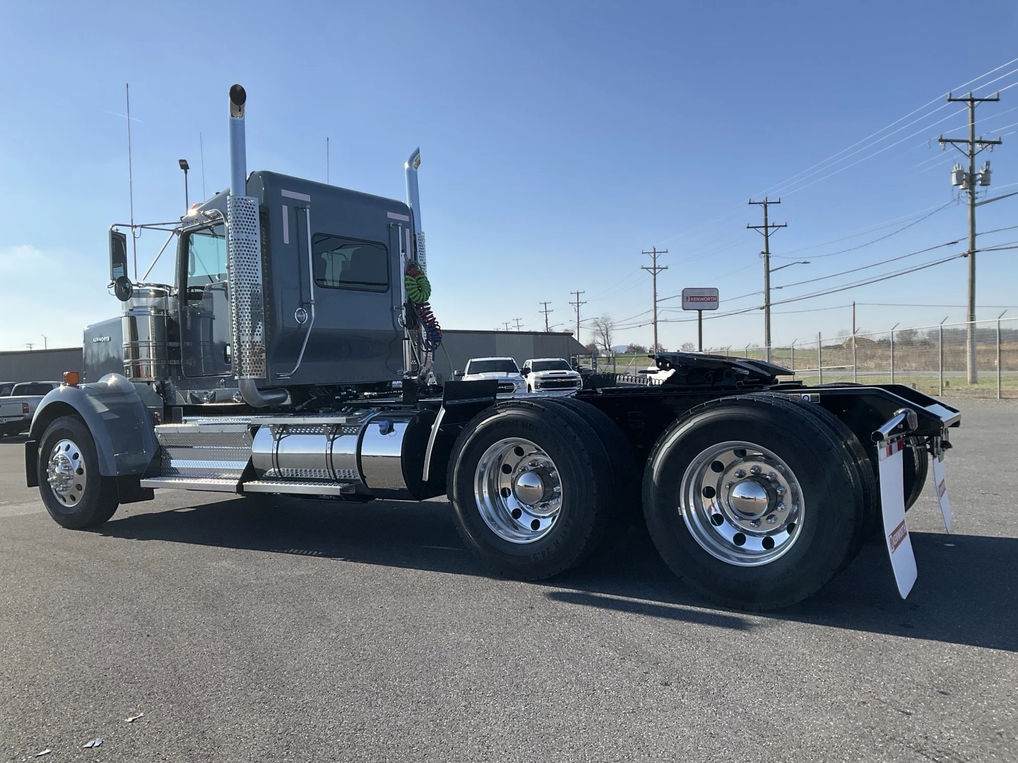 2026 Kenworth W900 - image 3