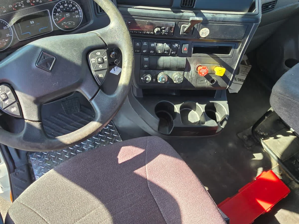 2019 International LT in North Little Rock, AR — photo 7