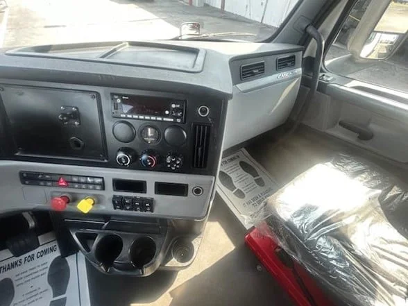 2022 FREIGHTLINER Cascadia 126 - image 26