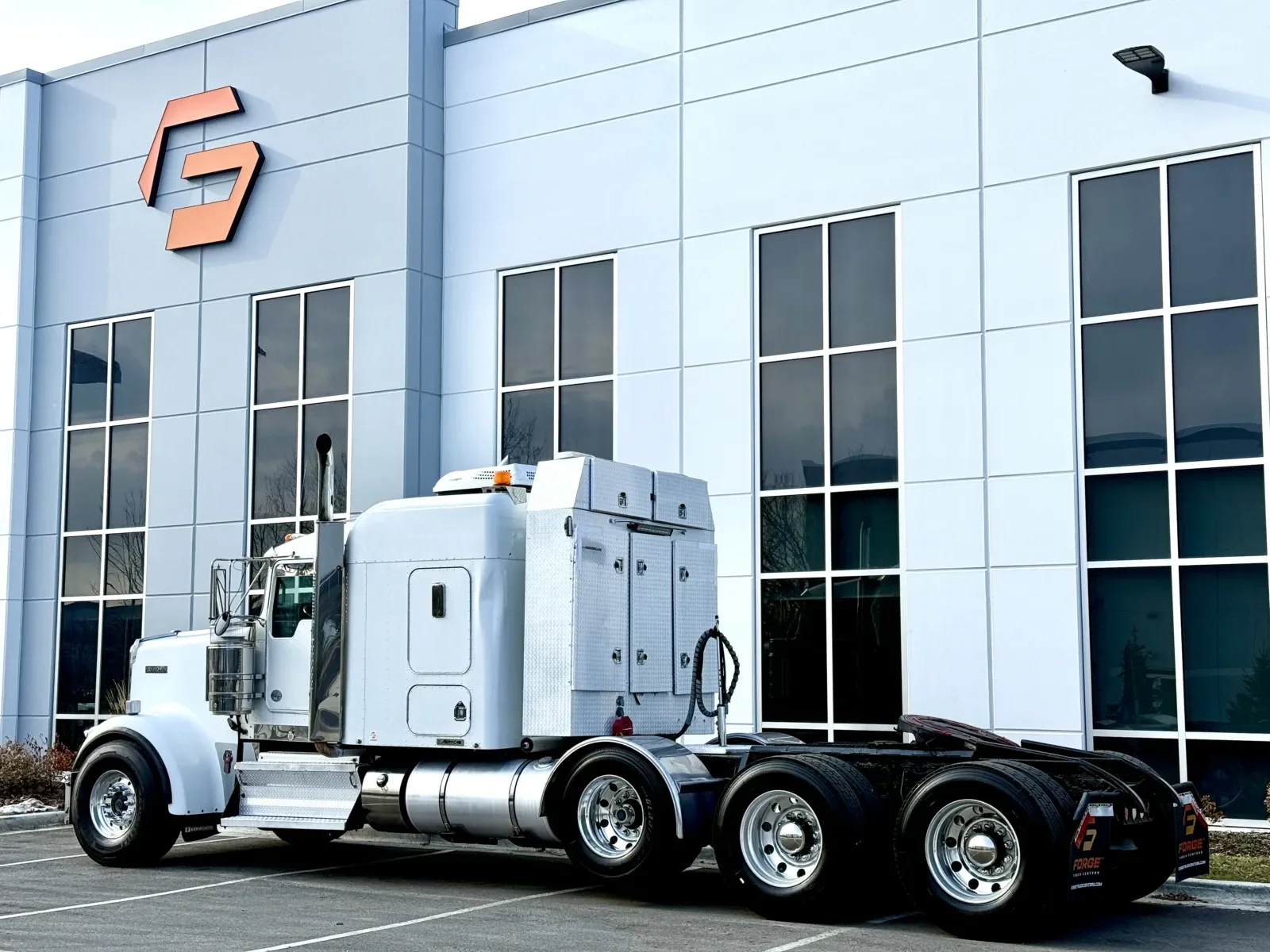 2011 Kenworth W900 in New Lenox, IL — photo 6