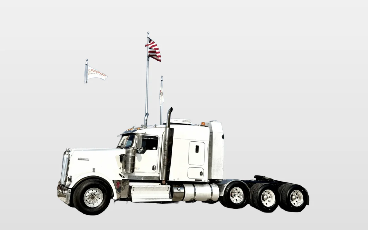 2011 Kenworth W900 - image 1