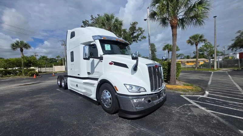2027 Peterbilt 579 in Fort Lauderdale, FL — photo 19