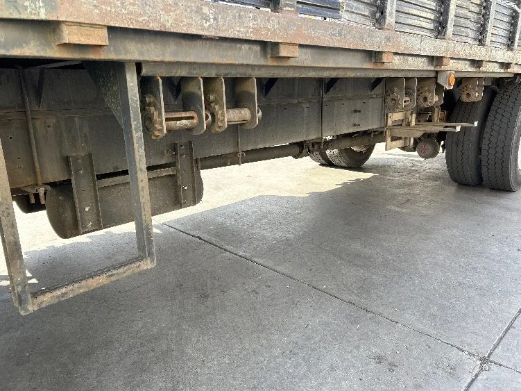 2017 Hino 268 - image 5