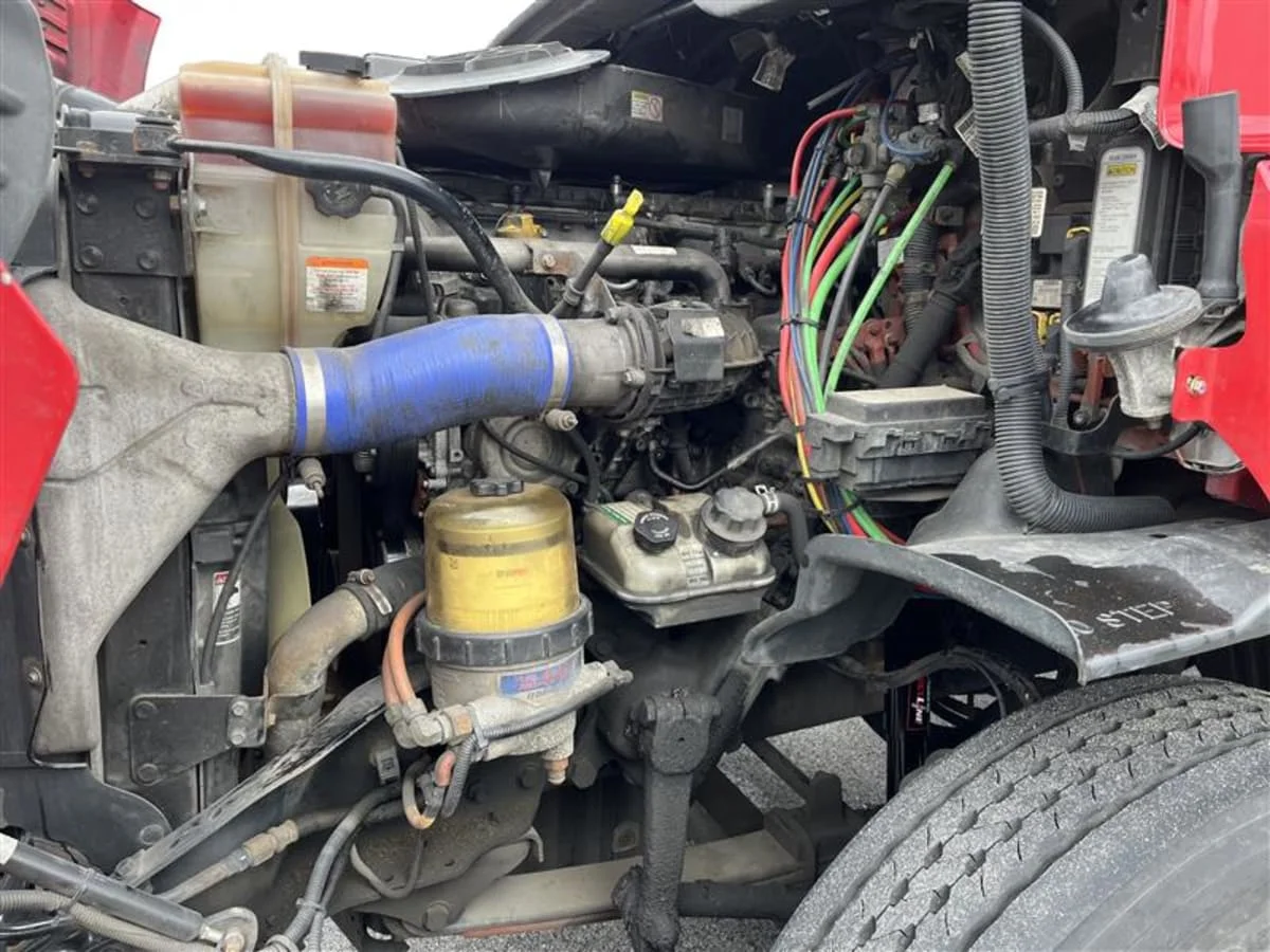 2019 Freightliner Cascadia in Beltsville, MD — photo 8