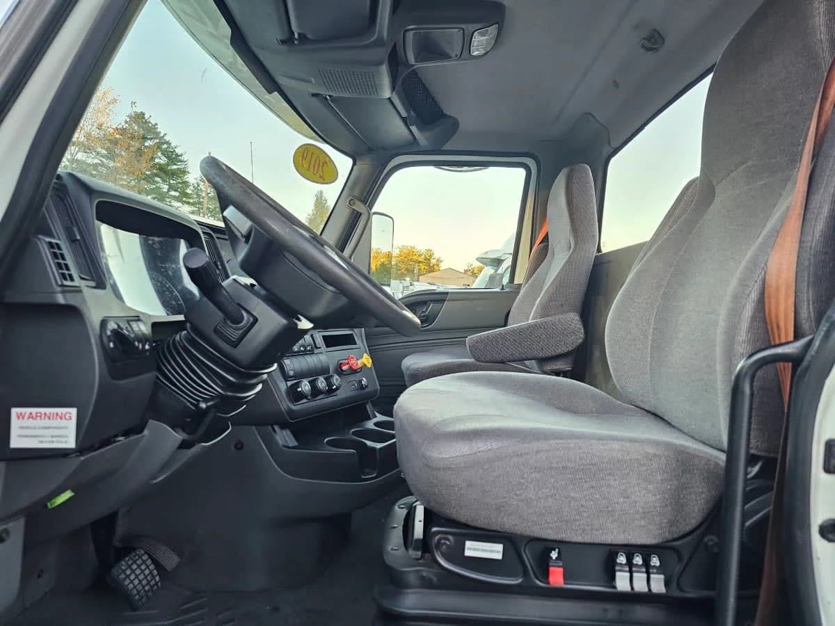 2019 International LT in Bensalem, PA — photo 7