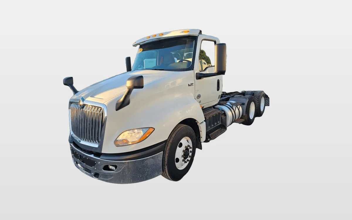 2019 International - image 1