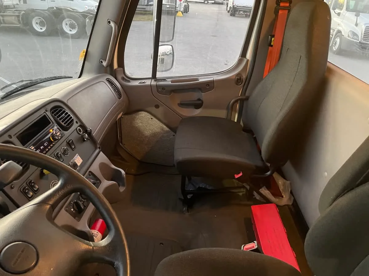 2018 Freightliner M2 106 in Beltsville, MD — photo 7