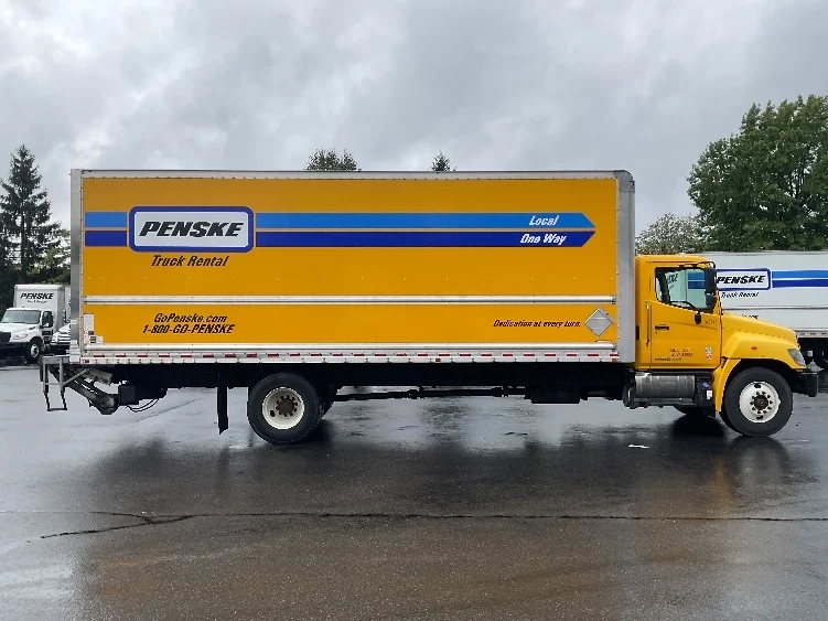 2020 Hino 338 - image 4