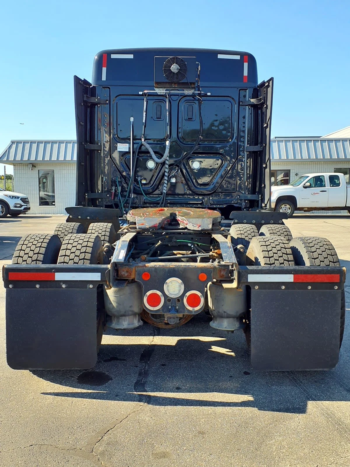 2021 Freightliner Cascadia in Oak Creek, WI — photo 5