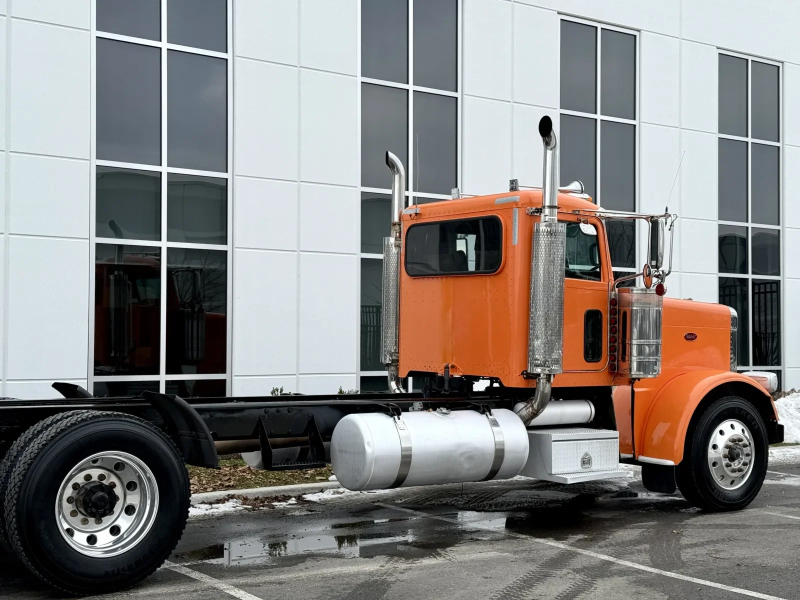 2016 Peterbilt 389 - image 7