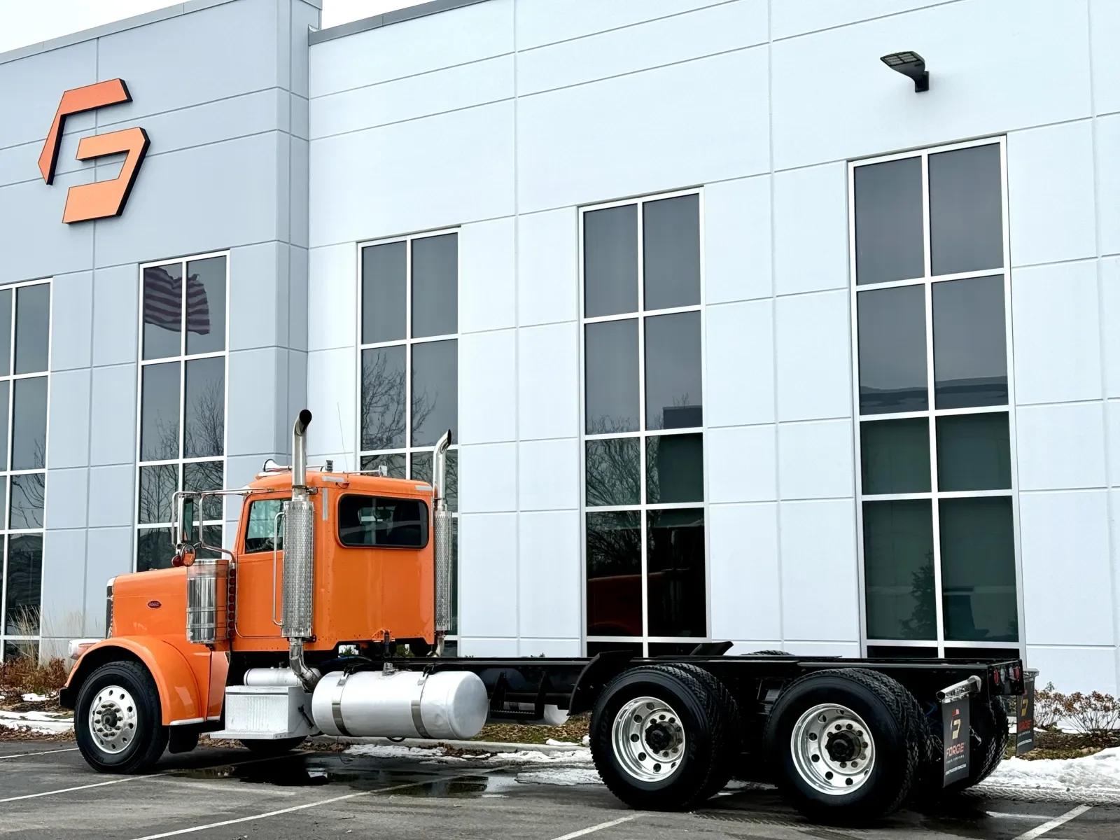 2016 Peterbilt 389 in New Lenox, IL — photo 6