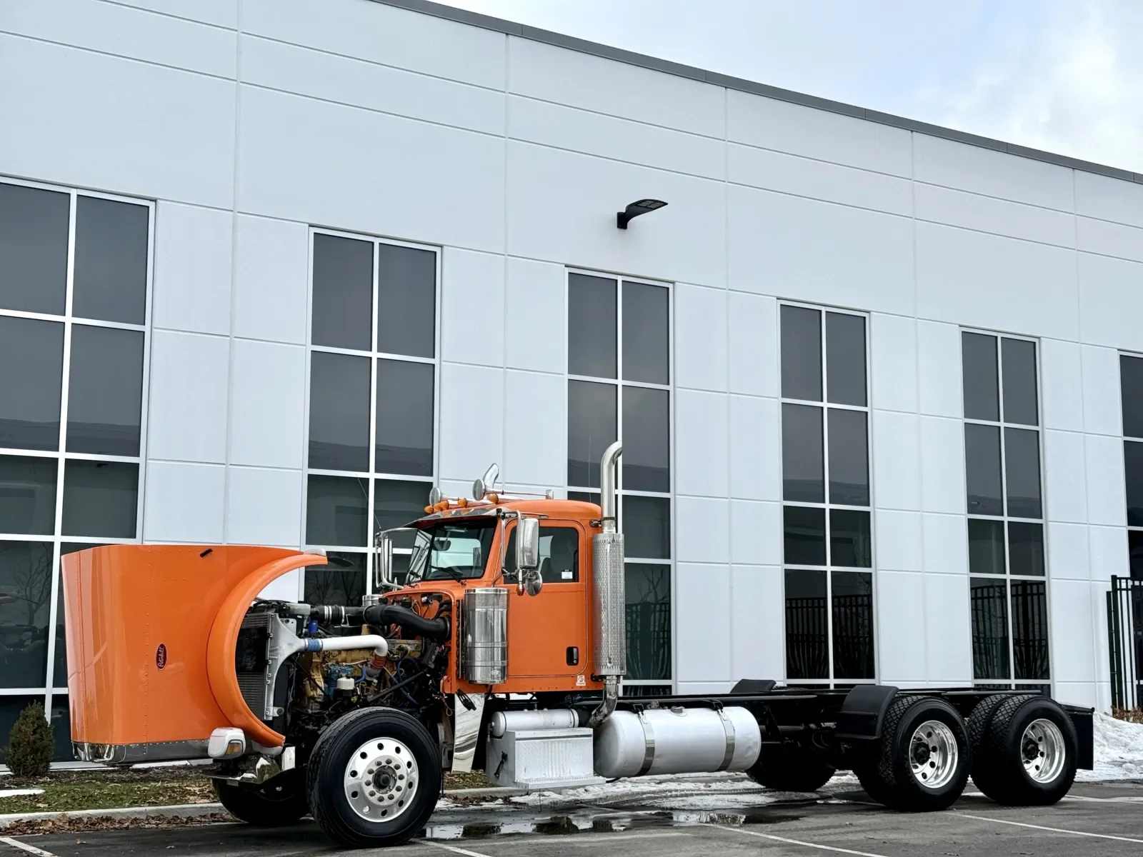 2016 Peterbilt 389 in New Lenox, IL — photo 10