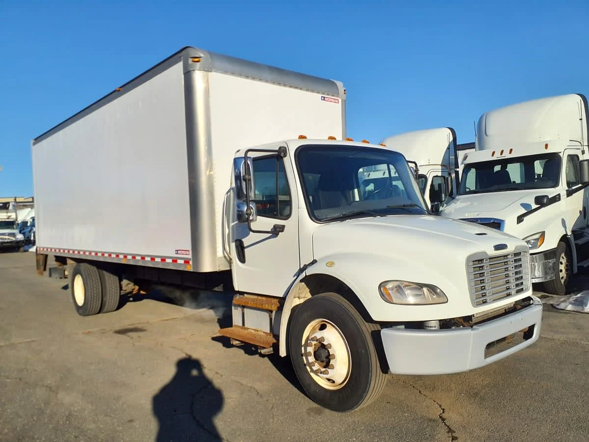 2018 Freightliner M2 106 in Springfield, MA — photo 3
