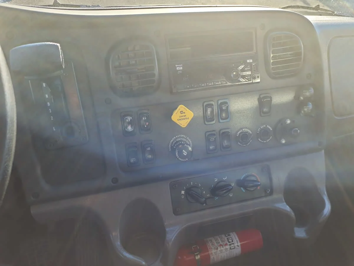 2018 Freightliner M2 106 in Springfield, MA — photo 7