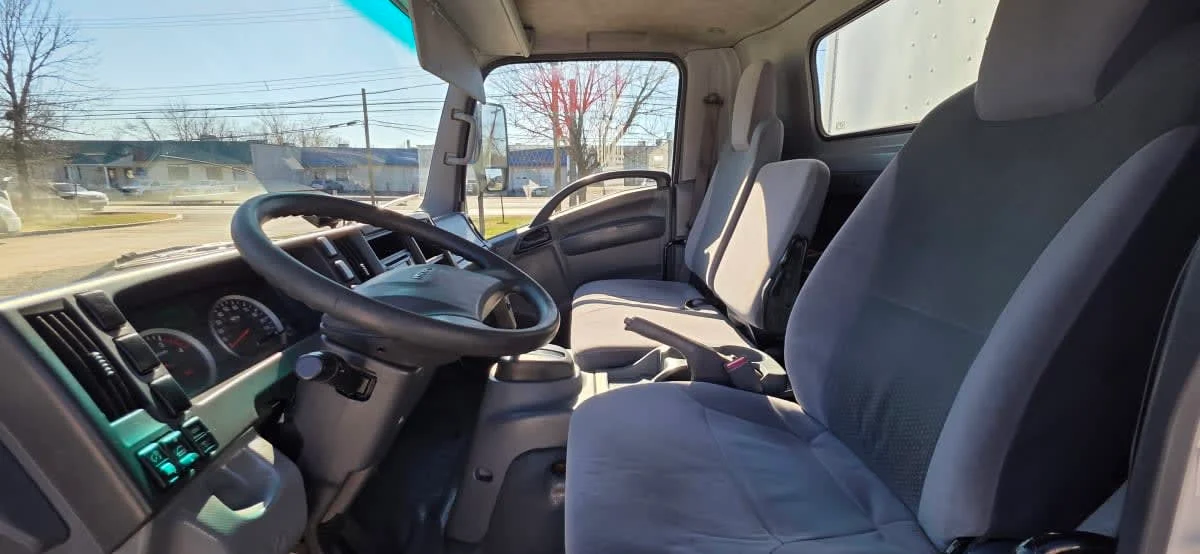 2016 Isuzu NPR - image 8