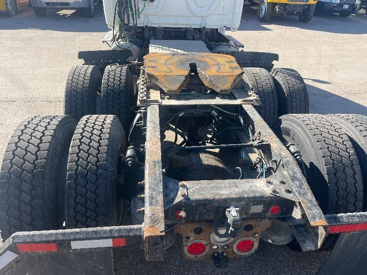 2020 Freightliner Cascadia - image 6