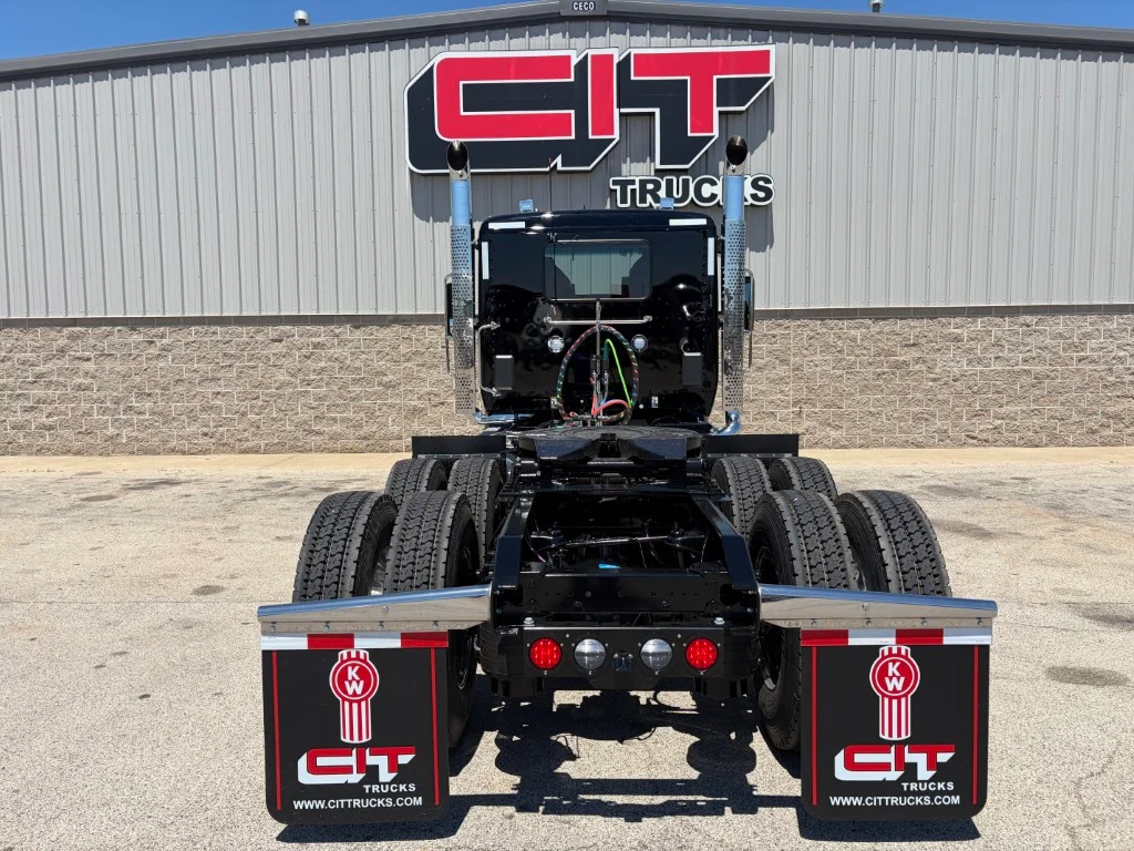 2027 Kenworth W990 in Morton, IL — photo 5
