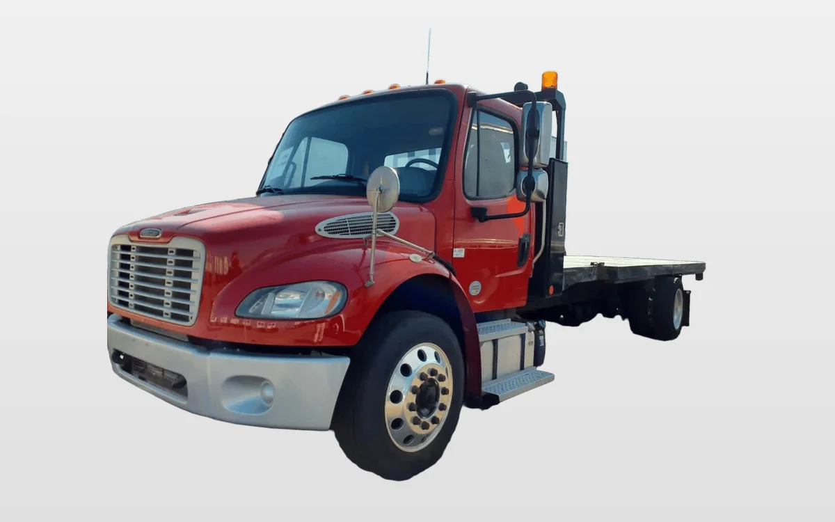 2018 Freightliner M2 106 - image 1